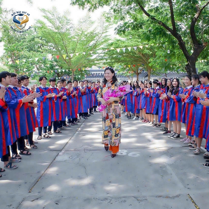Đồng phục tốt nghiệp