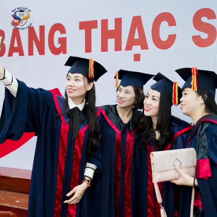 Đồng phục tốt nghiệp