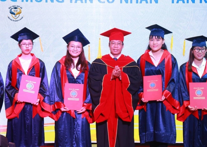 Đồng phục tốt nghiệp
