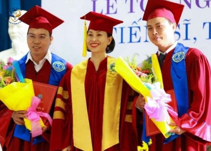 Hinh anh ao tot nghiep (4)